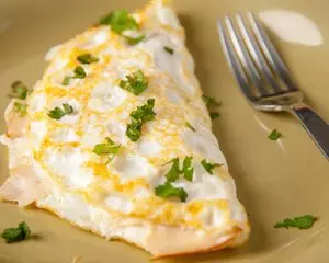 Egg-White, Ham & Cheese Omelet