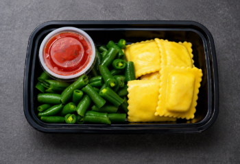 FIT KIDS - Cheese Ravioli with Marinara Cup and Steamed Green Beans