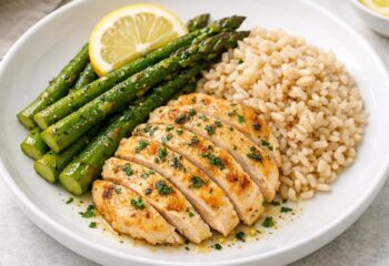FIT - Lemon-Garlic Chicken with Asparagus