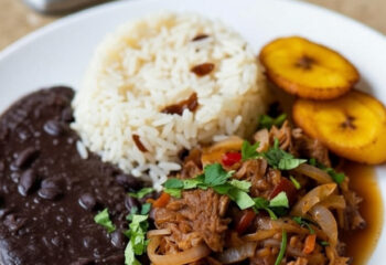 Latin-Style Shredded Beef Bowl- Pabellón criollo